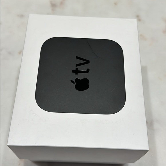 Apple TV 4K with Remote - Picture 2 of 3